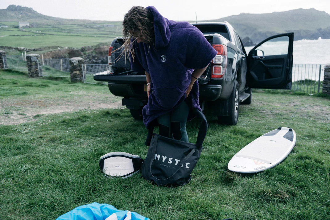 Happy Hour Wetsuit Changing Bucket