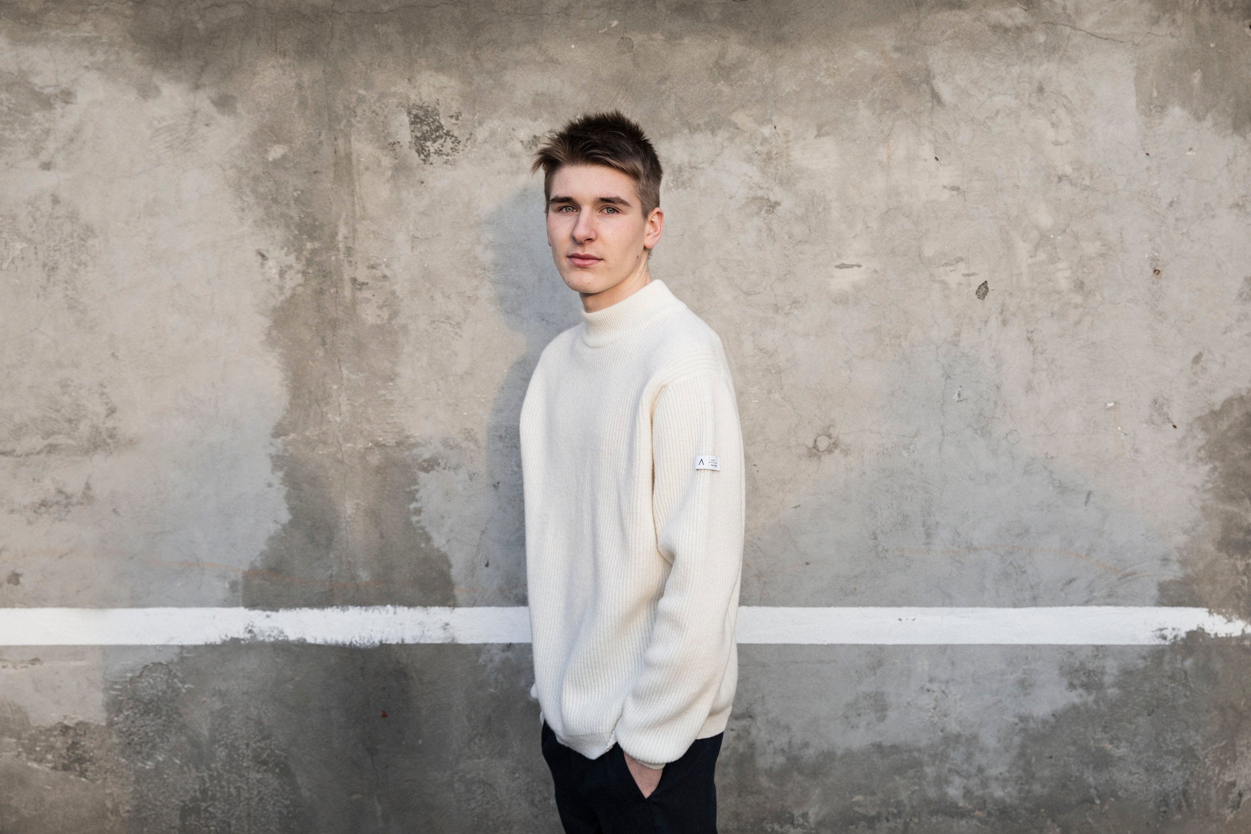 MT MERINO SWEATER White