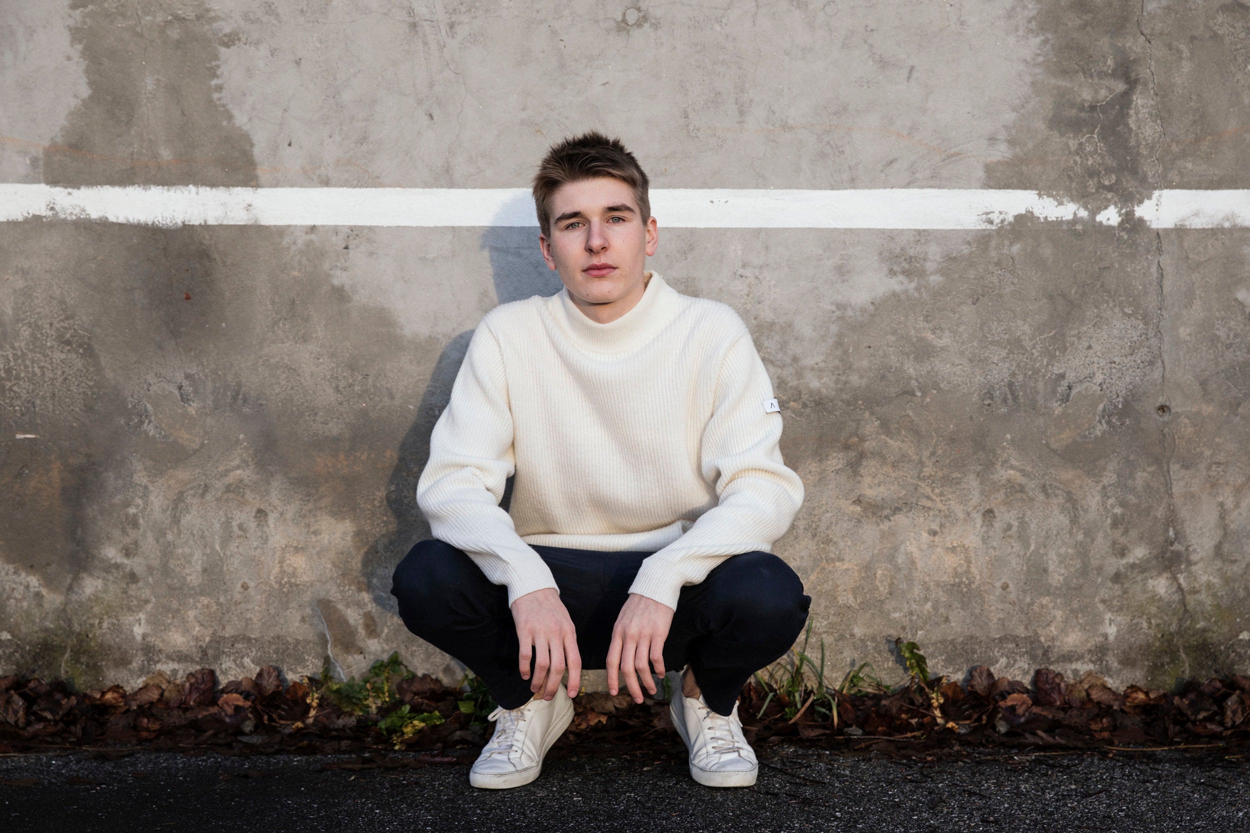 MT MERINO SWEATER White